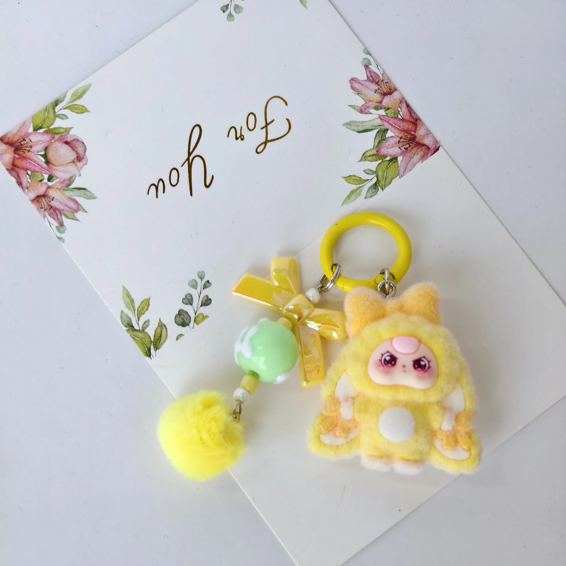 10 piezas Surtido de llaveros de muñecas de dibujos animados flocadas, lindas, de tres piezas, accesorio de joyería DIY,