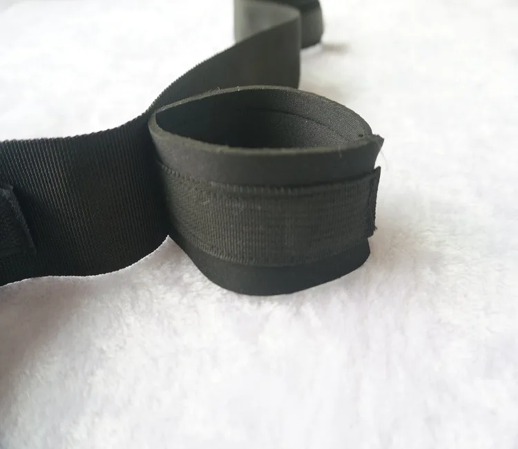 Sex toys Restraints Belts Sm Sex Slave Bdsm Bondage Strap Handcuffs Ankle Cuffs Set 10ml Random Shipping
