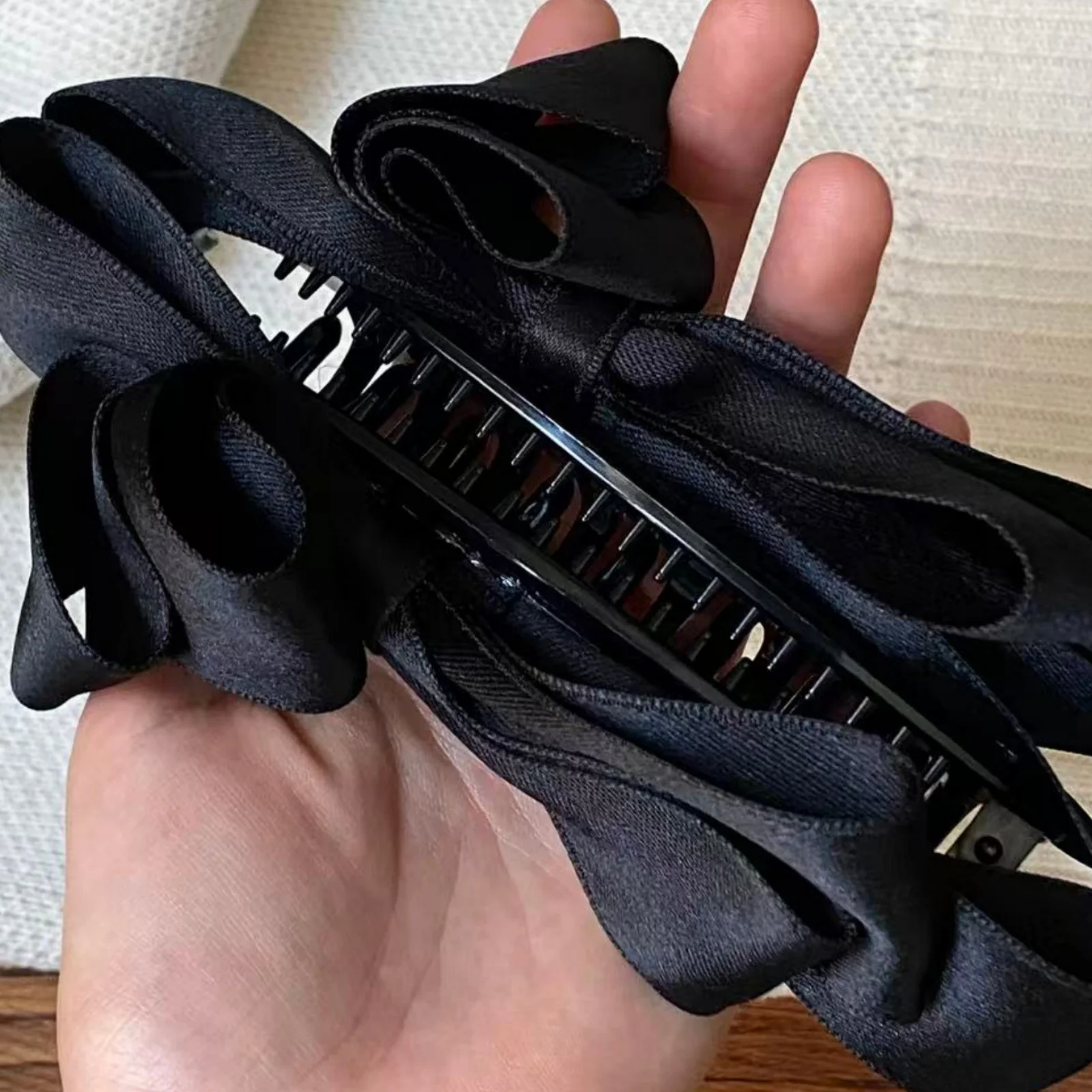 1PC Black Satin Bow Hair Claw Clip, Chic & Elegant Hair Accessory, Ideal for Daily Wear, Party & Formal Occasions