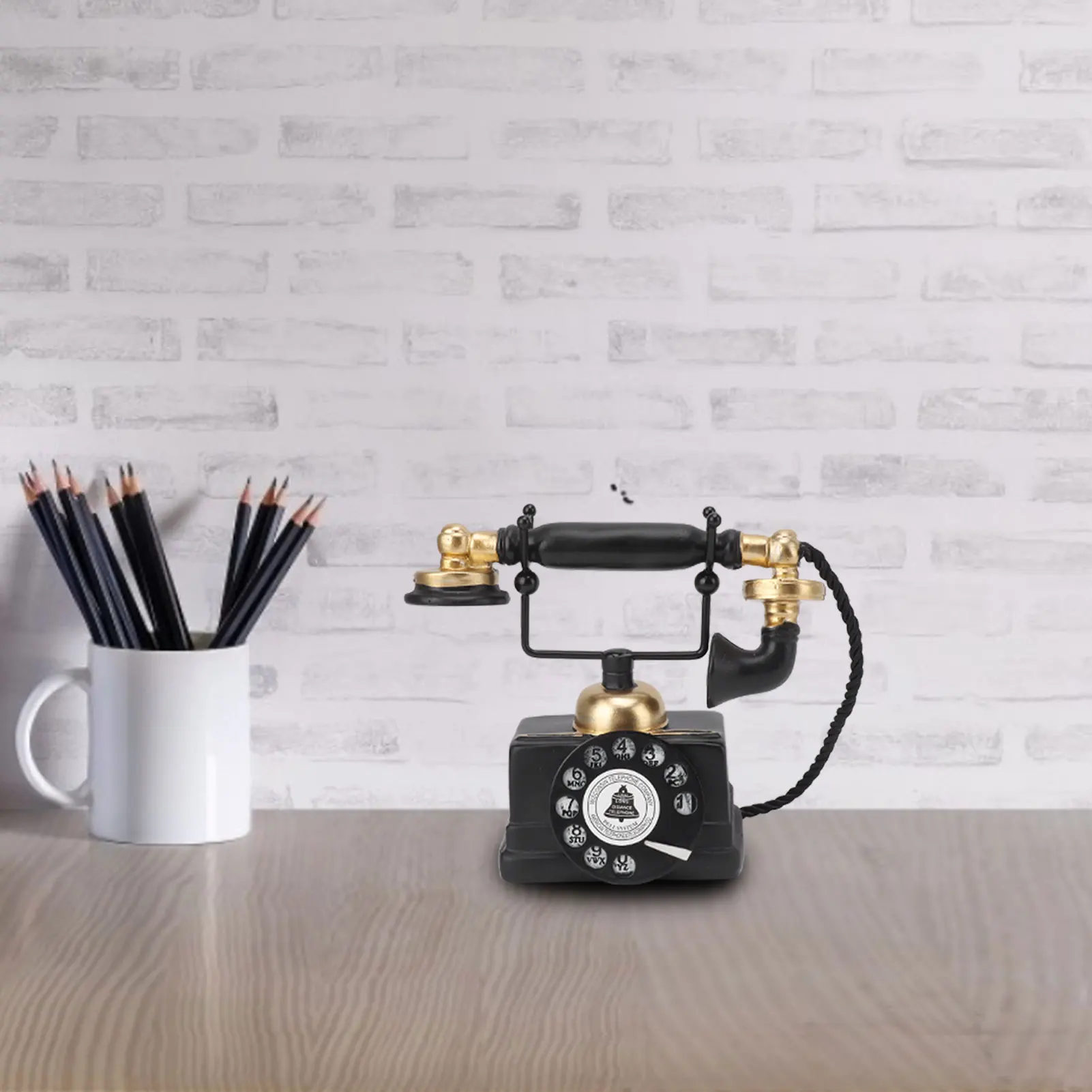 【New】Large Retro Decorative Phone Model Resin Vintage Rotary Telephone Decor Statue Decoration for Cafe Bar Window Decor