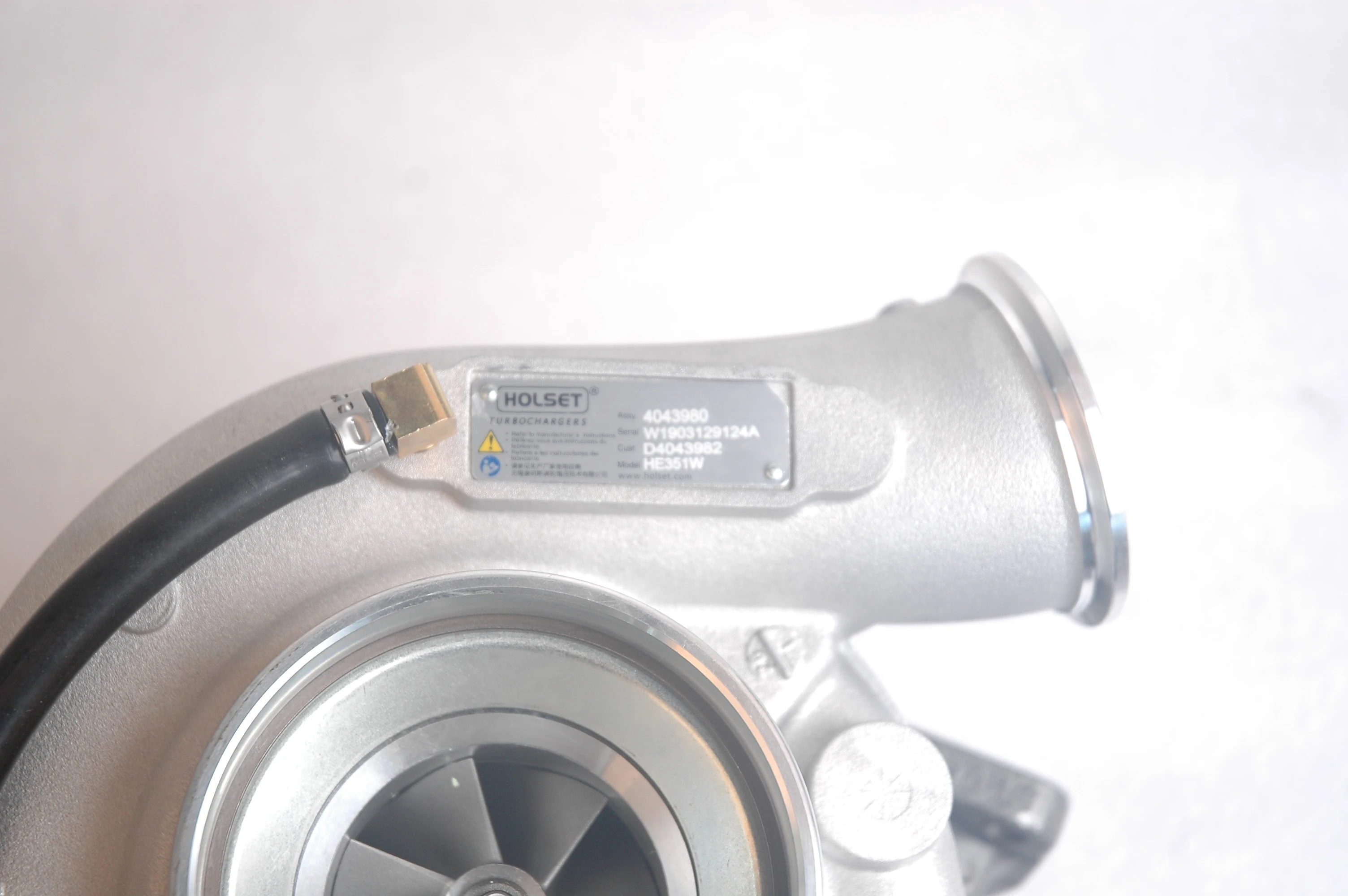 

ISDe5.9 дизельный двигатель HE351W Турбокомпрессор 4043980