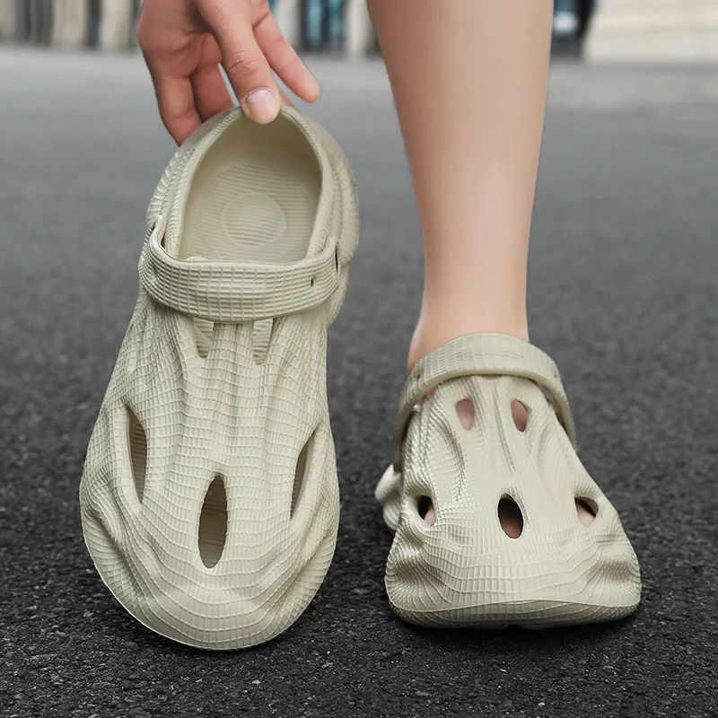 Novelty Hot Sale Garden Shoes for Women Mens Sandals EVA Lightweight Beach Clogs Summer Beach Zapatos Hombre for Men and Women