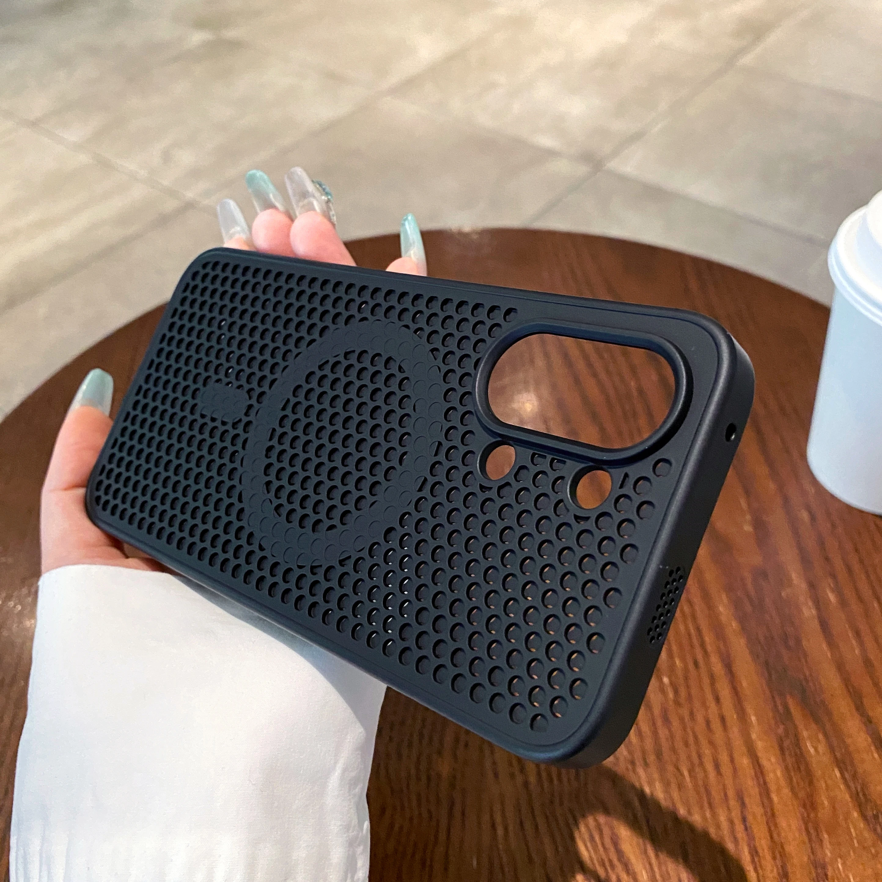 Enhanced Heat Dissipation Mesh Protective Case - Ultra Slim Hard Back Cover