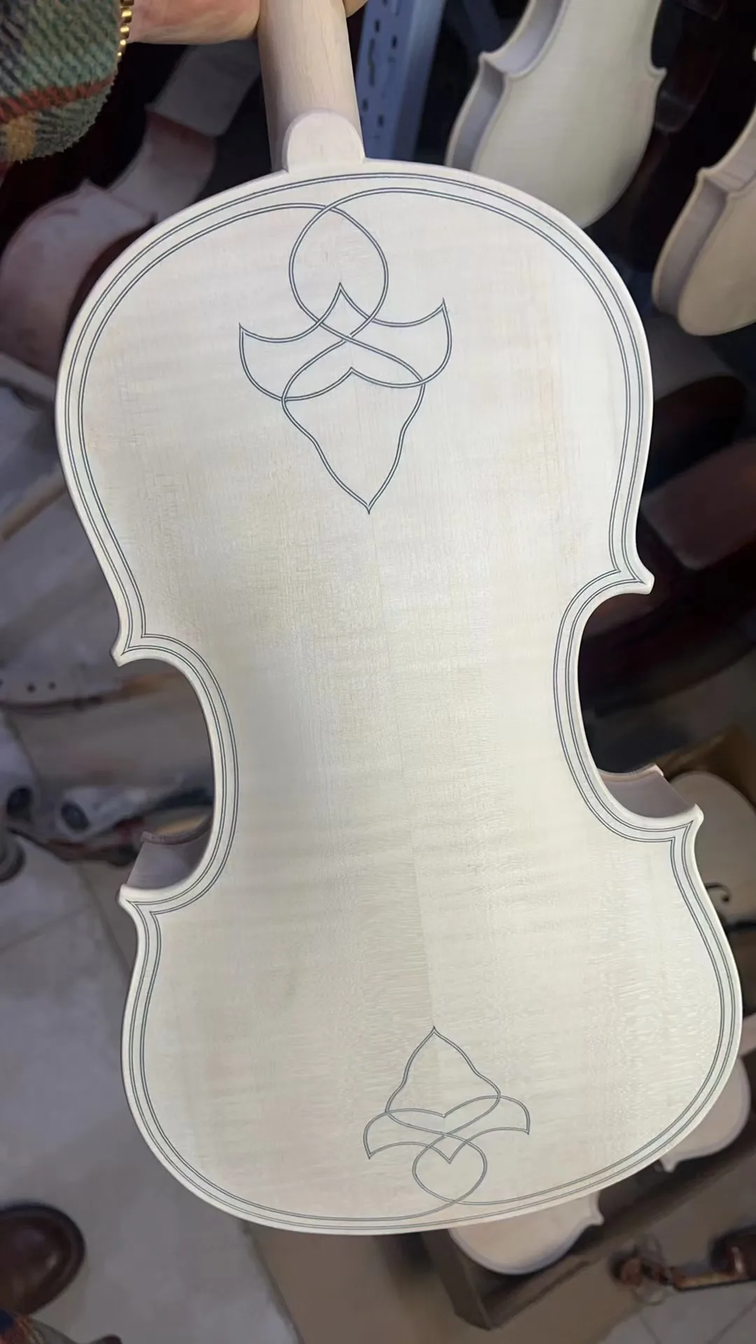 Master 15.5-inch viola flame maple back spruce top hand carved exquisite pattern, white embryo in stock with bow and piano box.