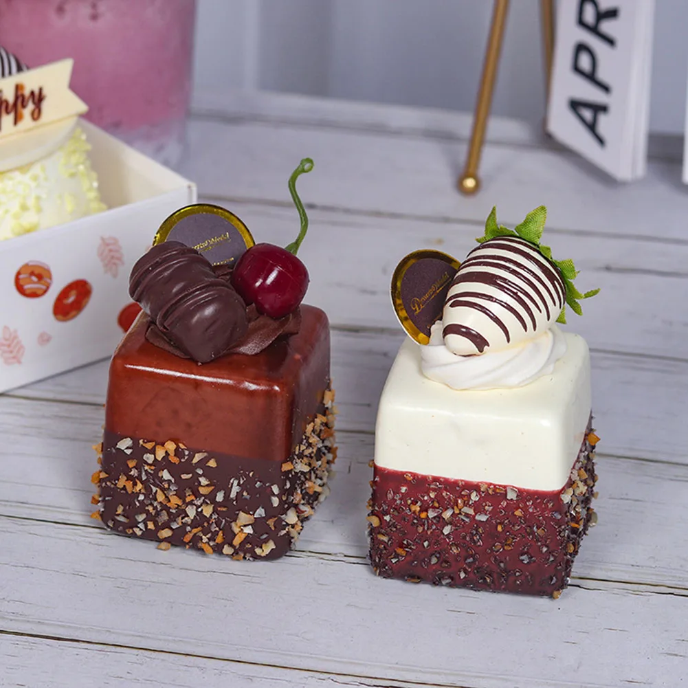 Artificial Fruit Cake Model High Simulation Strawberry Food Props Fake Dim Sum Bread Display Table Decoration Window Accessories