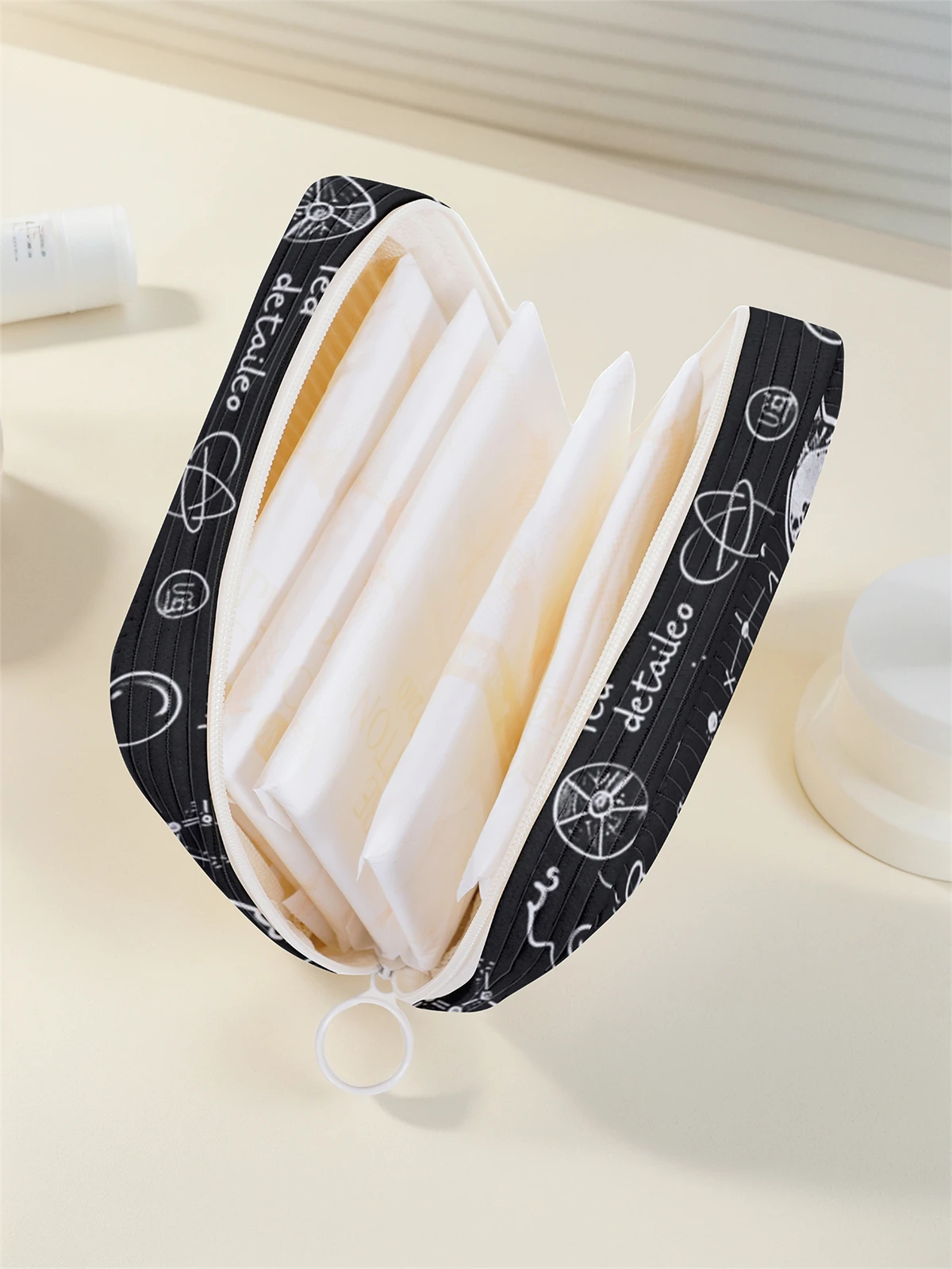 Experimental equipment pattern printed sanitary napkin storage bag, women's lightweight tissue bag, sanitary tissue bag