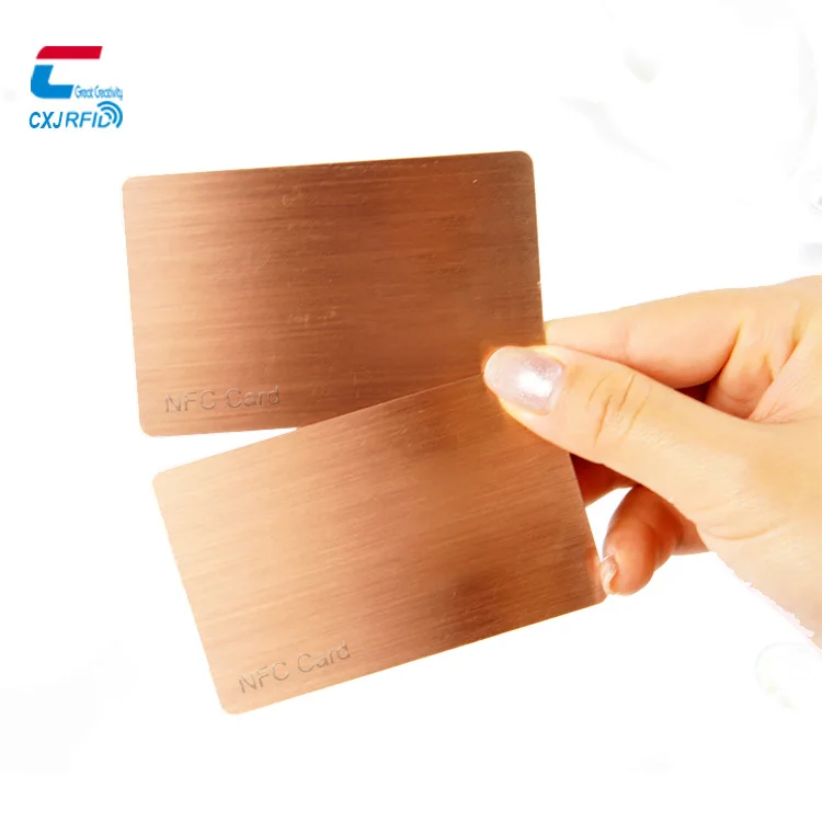 제조업체의 고급 NFC 금속 카드 스테인리스 스틸 RFID 스마트 카드 NTAG 215 216 칩 소셜 명함