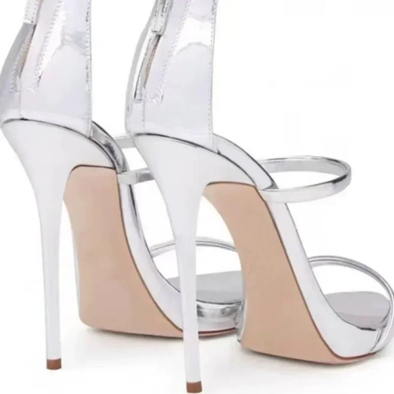 Round Toe Close-up