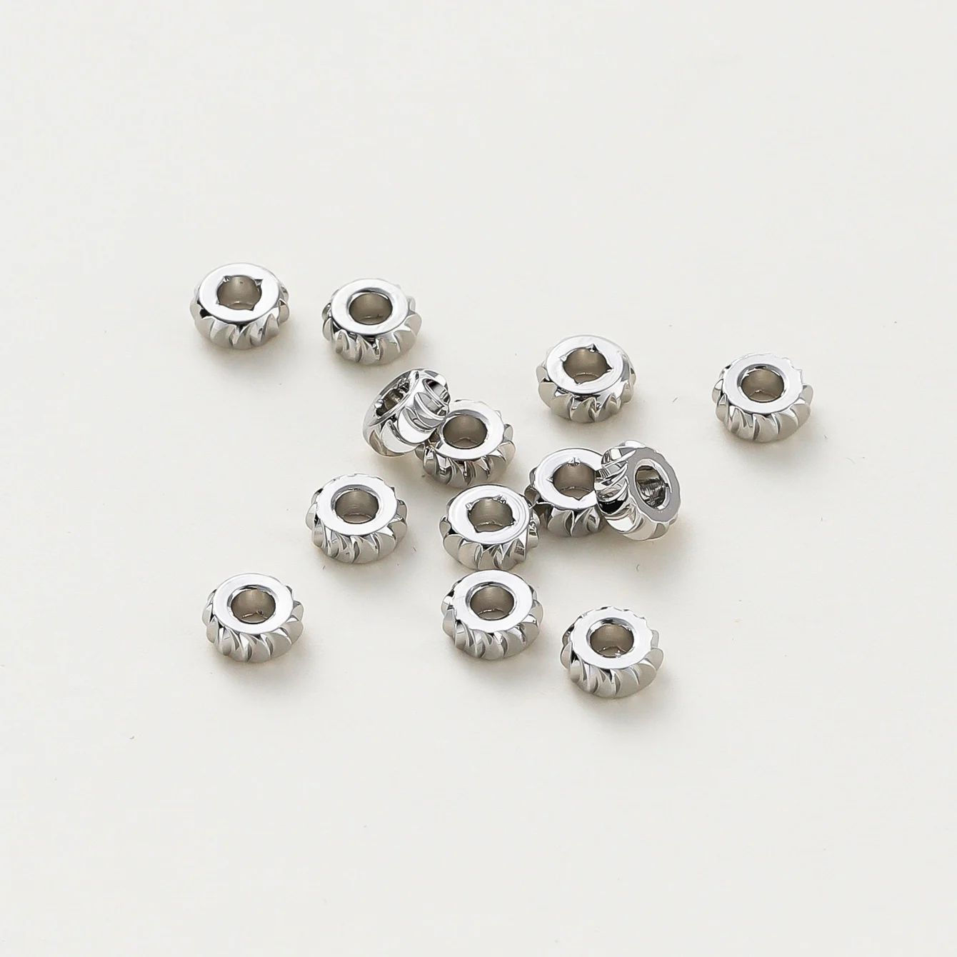 50 Stück 14K/18K vergoldete Messingstreifen flache lose Distanzperlen mit großem Loch für DIY Schmuckherstellung Armband Halskette Erkenntnisse – Detail 5