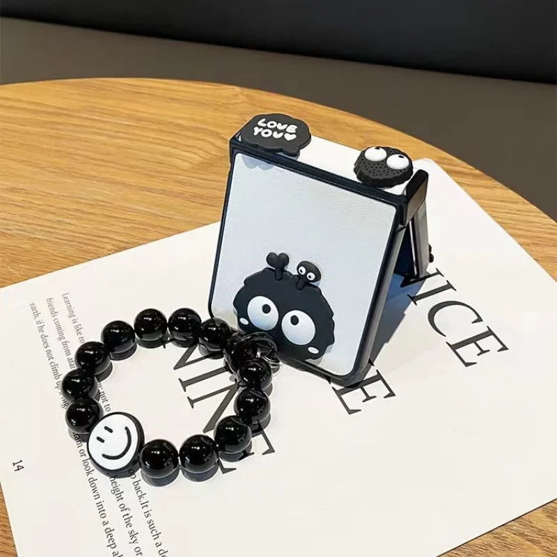 Ovitek za telefon Motorola Razr 40Ultra in moto Razr 50 Ultra 2024 z zapestnico in verižico v korejskem kawaii vzorcu cvetja in premogovih kroglic._voghion.com