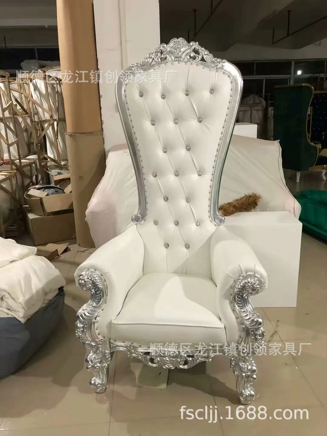 Description Picture 5 of itemEuropean high back chair solid wood decorative image chair villa living room hotel club KTV princess chair