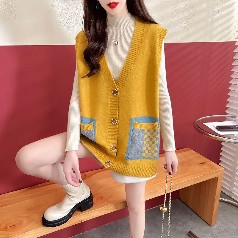 

Autumn and Winter New ashion Korean Women's Knitted Sweater Single Breasted V-neck Sleeveless Tank Top X346