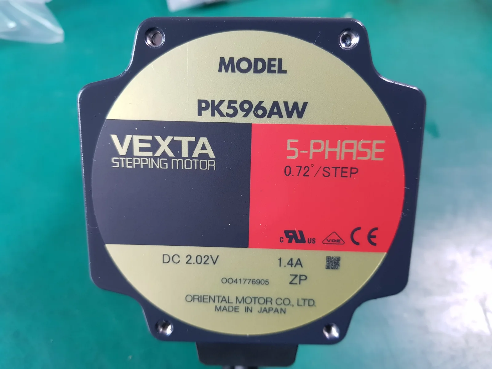 

Один новый Восточный двигатель Vexta PK596AW, модель шагового серводвигателя
