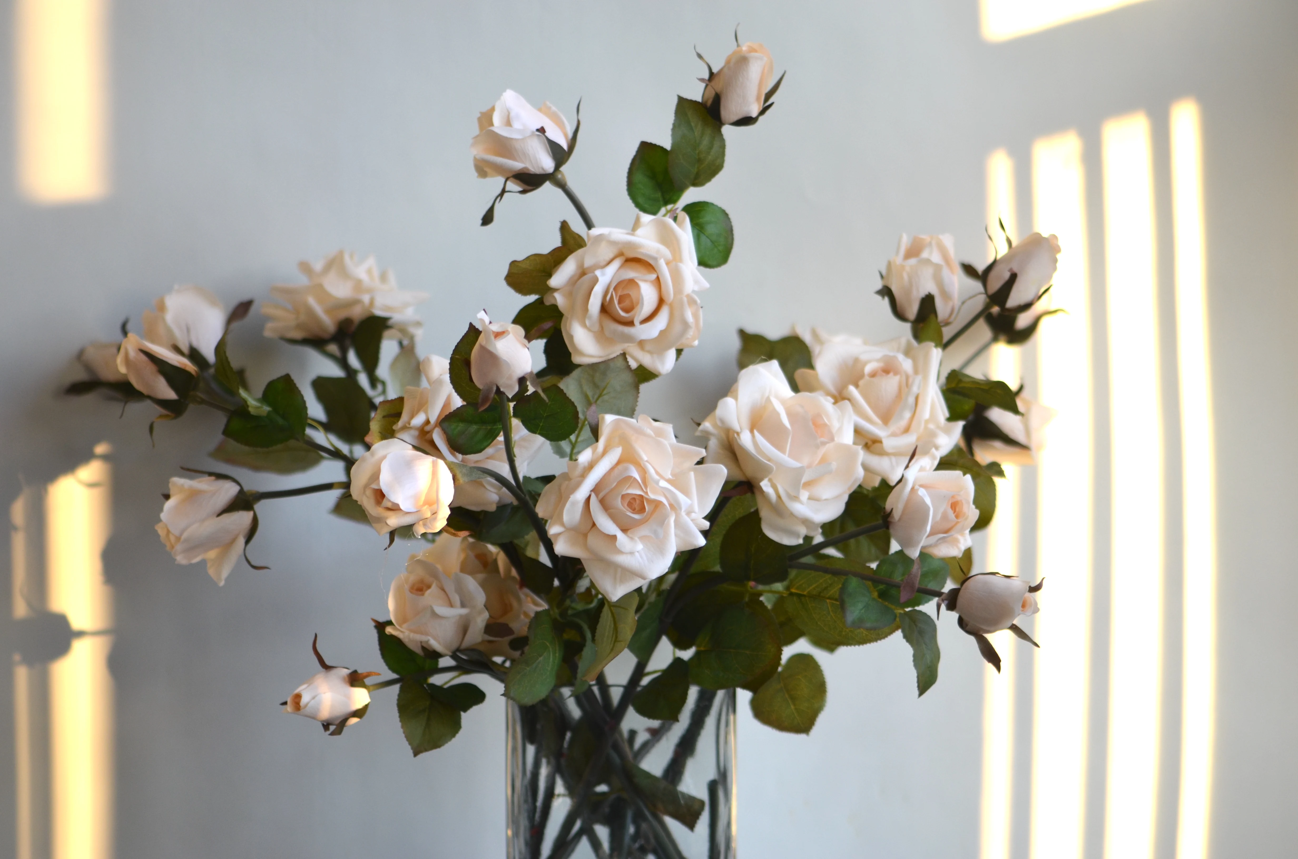 10 pezzi di fiori di rosa in schiuma PE artificiale, bouquet da sposa, bellissimo fiore finto bianco artigianale per la decorazione della festa a casa del tavolo di nozze  15