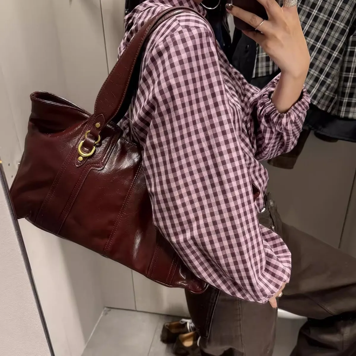 2025 Autumn New Retro Fashion Glossy PU Square Shoulder Bags Solid Hasp High Quality Sense of Luxury Crossbody Bags for Women