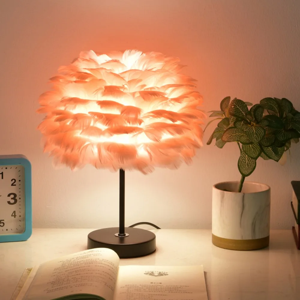 LED Feather Table Lamp Nordic Style Romantic Bedside Lamp Wedding Goose Feather Table Light Living Room Bedroom Hotel Decoration