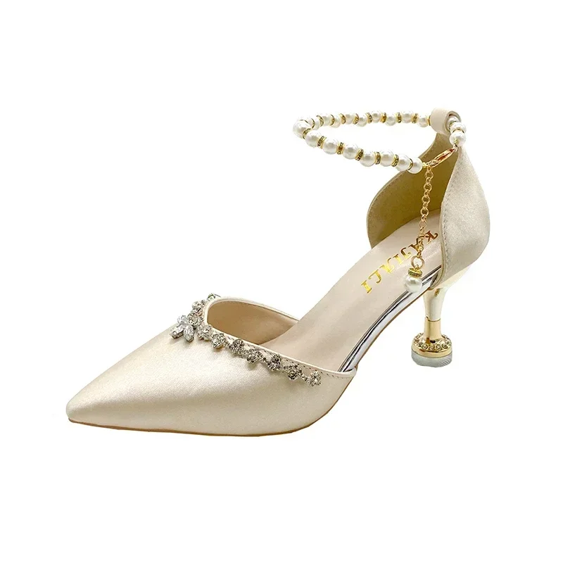 أشار تو باوتو الصنادل النسائية 2025 جديد خنجر جوفا...