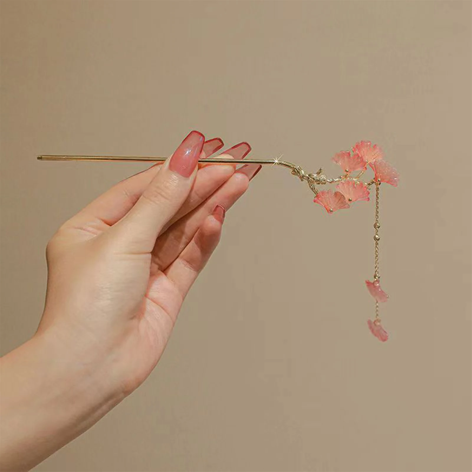 Resin Hairpin with Tassel - Vintage Floral Hair Stick for Women - 6.3 Inches Amazon.com : Minkissy Hair Clip & Hair Stick For Women  main image 2