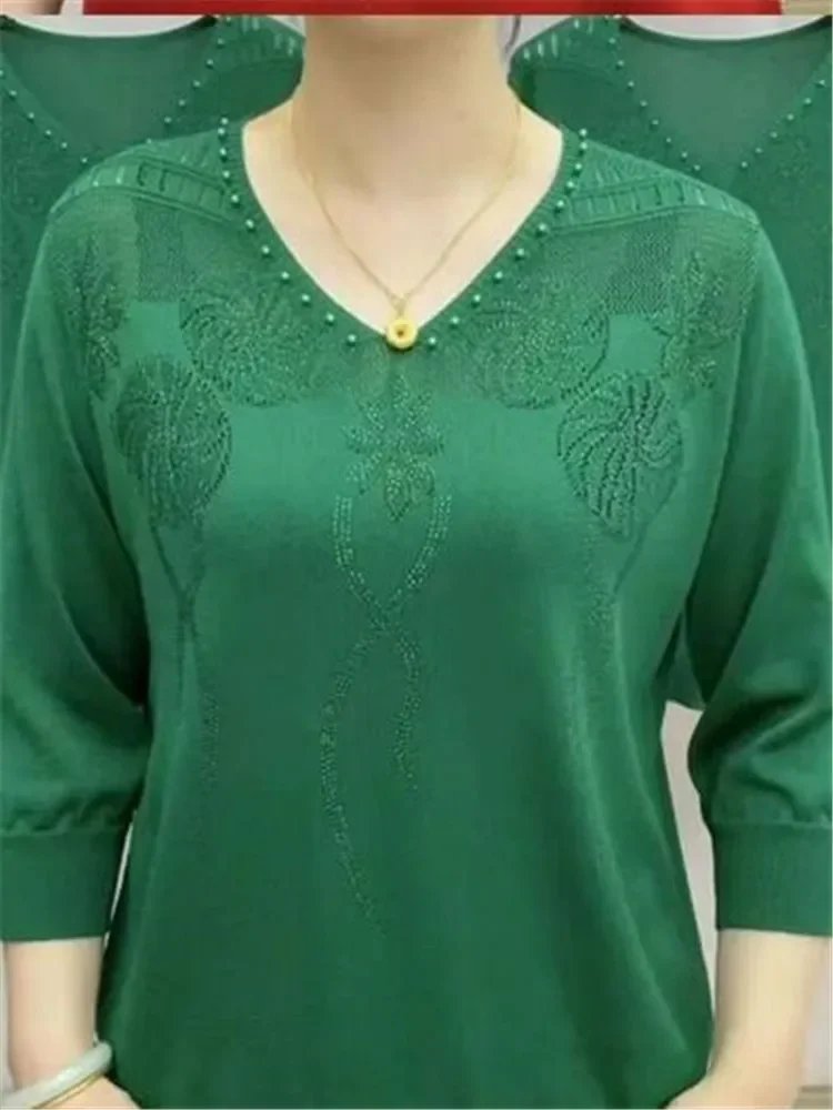 Рисунок 6 - Женская трикотажная футболка с V-образным вырезом