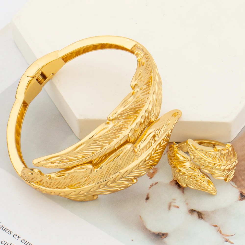 Cuff Bangle and Ring Jewelry Set for Dubai African 18k Gold Color Hand Bracelet Cocktail Ring Jewelry Set for Weddings Bride 3