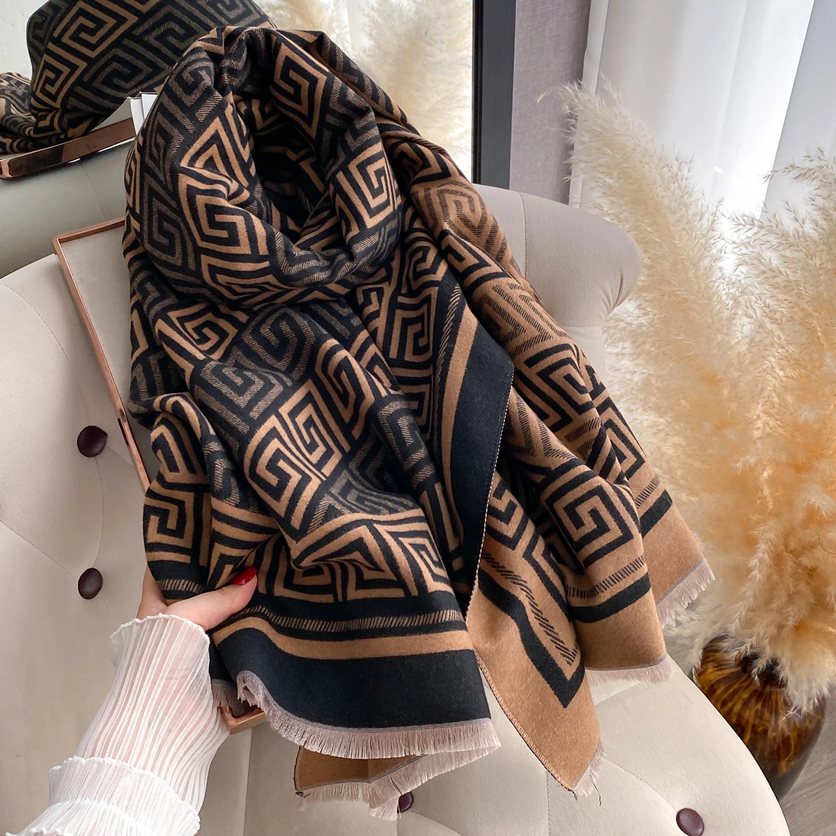 Luxury Autumn and Winter Cashmere Scarf Women New Warm Pashmina Blanket Poncho Scarves Fashion Print Shawl Thick Foulard Bufanda