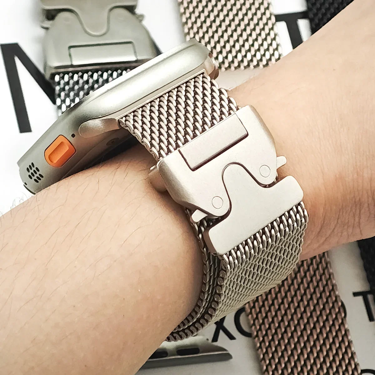Elegant Milanese Loop Metal Band for Smartwatches - Men's & Women's Style