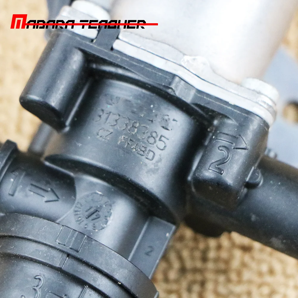 31338385 Engine Cooling Water Tank Connection Valve Warm Water Valve For Volvo S90 XC60 XC90 V90