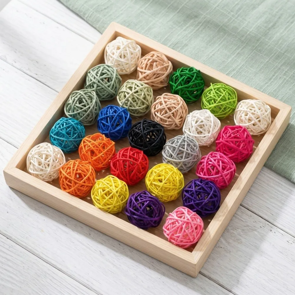 20 Pcs DIY 1.2 인치 아로마 테라피 등나무 공 다채로운 등나무 교수형 장식 경량 손으로 짠 앵무새 앵무새 케이지
