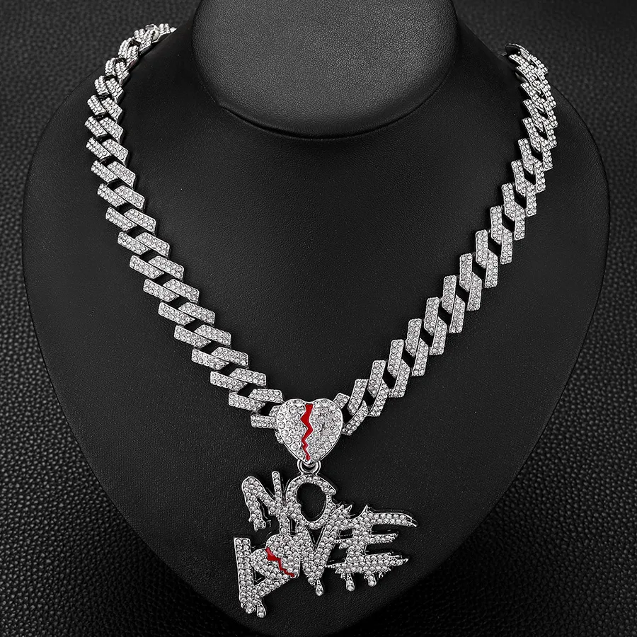Street Hip Hop Letter NO LOVE Pendant Cracking Heart, Unique and Unique Necklace, Men's Cuban Jewelry
