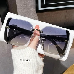 Unisex Luxury Square Fashion Sunglasses with UV400 Protection (GRAY)