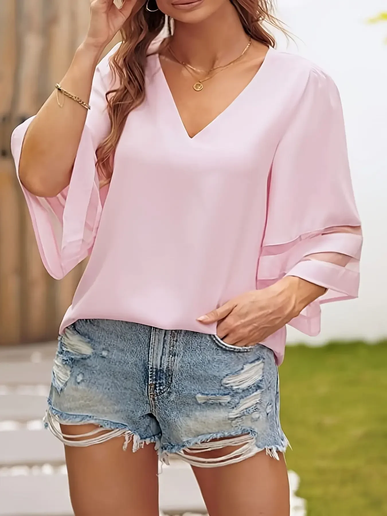 thumbnail image 1 of Nueva blusa informal de mujer de talla grande 1XL-8XL con escote en V holgado y costura de malla con mangas 3/4 para vacaciones, blusas tipo túnica para mujer, 1 of 5