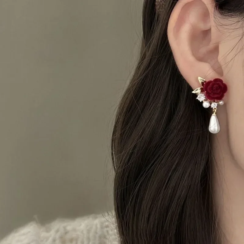 New Wine Red Velvet Rose Pearl Earrings for Women Vintage Red Rose Elegant High-end Studs Earrings Jewelry Accessories Gifts