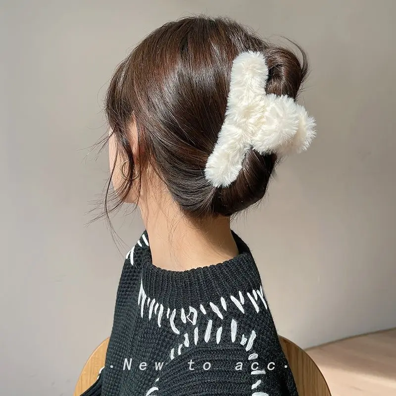 

Korean Plush Hair Clip Faux Fur Hair Claws Crab Clamps Autumn Winter Candy Color Hairpin Barrette Fashion Women Hair Accessories