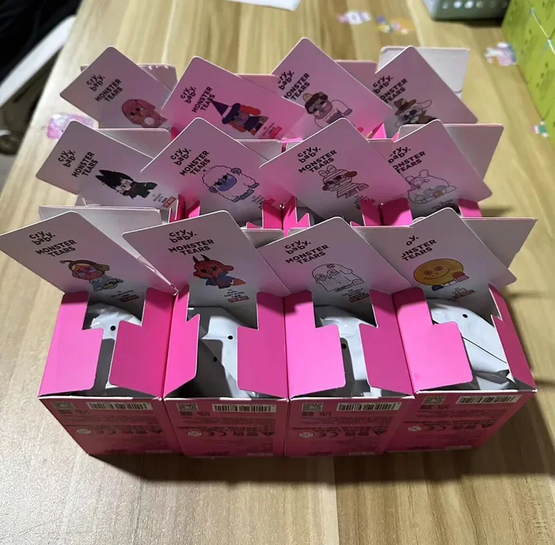 thumbnail image 1 of Caja sorpresa Crybaby, juego completo de figuras de anime de la serie Cruise, lágrimas de monstruo llorando en el bosque, bolsa sorpresa para adivinar, juguete de regalo para niños, 1 of 5