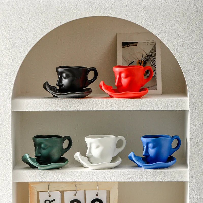 Ceramic Coffee Cup Set 1pc 100ml Ceramic Mug with Saucer Metal Touching Face Creative Kiss Espresso Cup Christmas Gift Birthday Wedding Gift