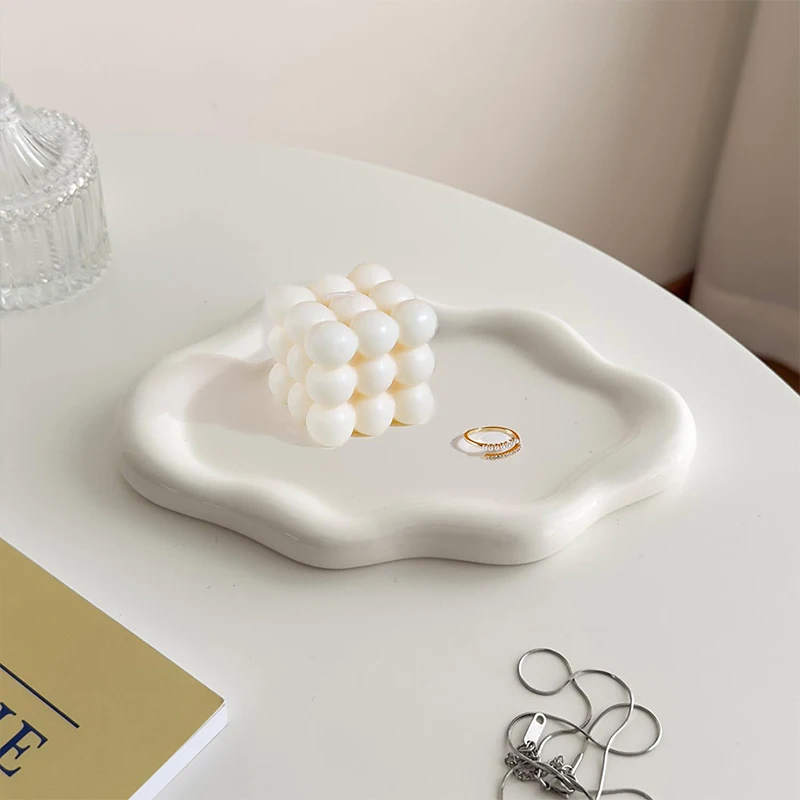 Jewelry Dish Creative White Cloud Shape Ceramic Plate Carving Plaster Decor Watch Keys Tray Holder Household Storage Ornament jewelry tray