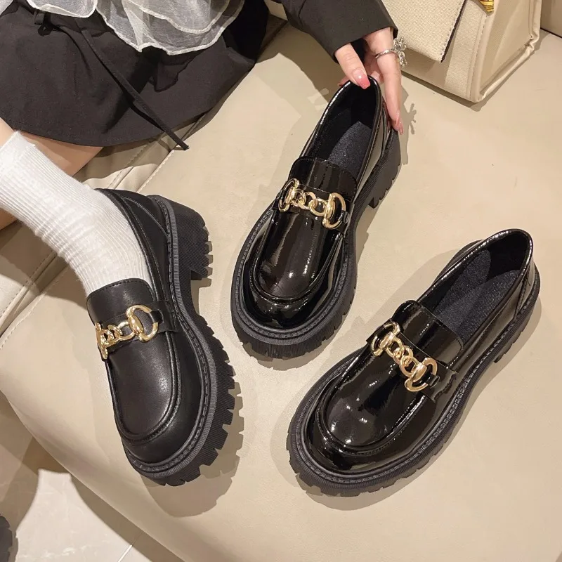 2024 Women Spring New Black Platform Flats Shoes Women Loafers Slip on Boat Shoes Metal Designer Casual Leather Oxfords 2