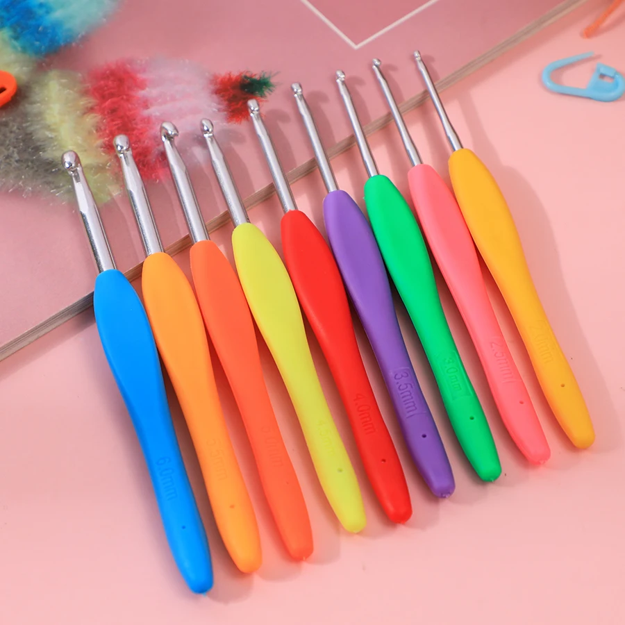 Houkr Juego De 31 Ganchos De Ganchillo Coloridos, 0.079 In (B) A 0.315 In (L) Mango Ergonómico Suave, Agujas Romas De Aluminio, Agujas De Tejer Para Principiantes Con Manos Artríticas