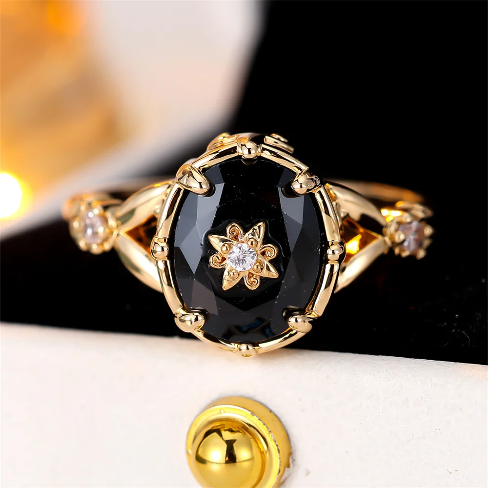 Vintage Black Crystal Oval Stone Star Flower Rings For Women Antique Gold Color Engagement Bands Wedding Jewelry Versatile Gifts