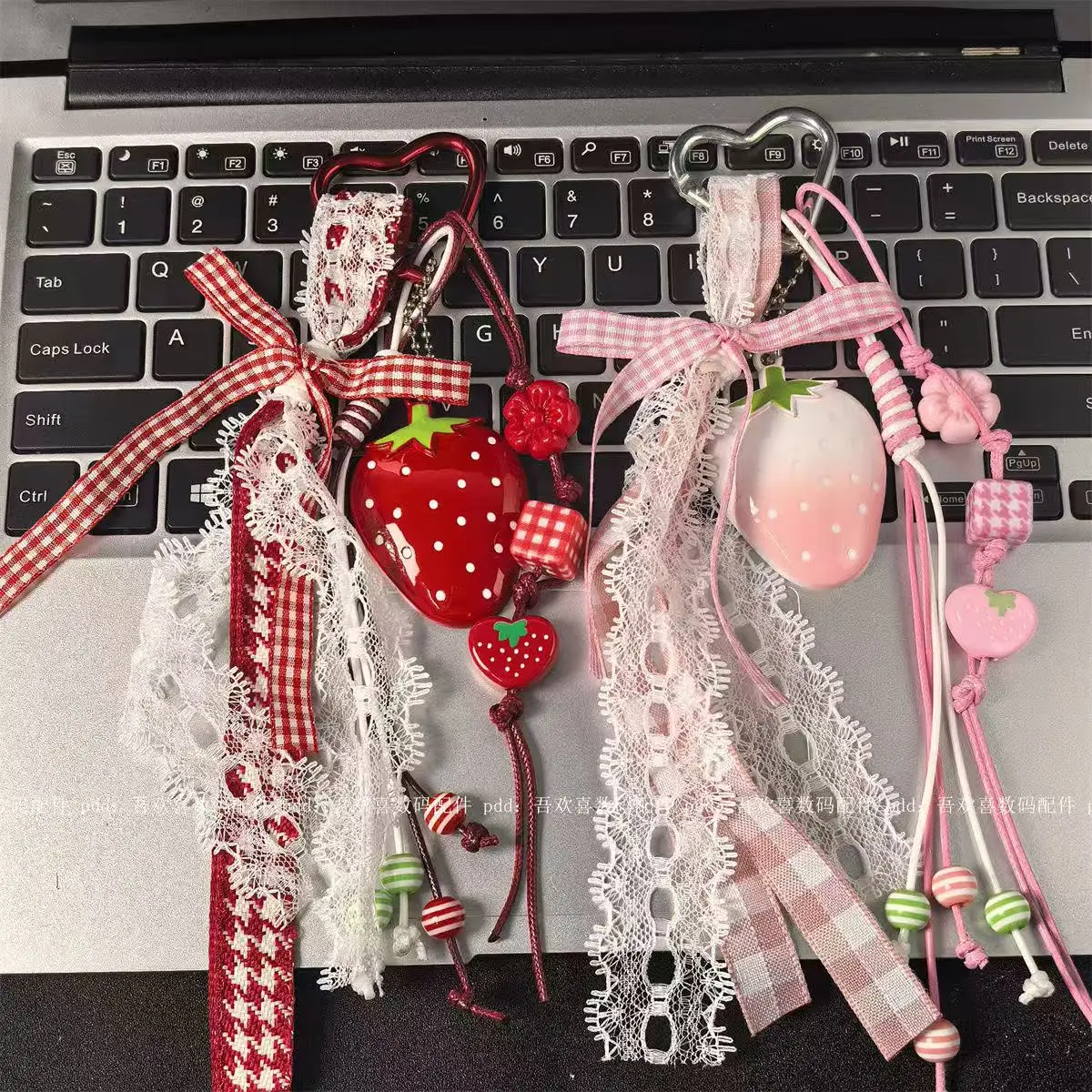 Japanische Neue Ins Stil Erdbeere Tasche Hängende Kette Anhänger Kleine Frische Anhänger Mode Persönlichkeit Sommer Tasche Anhänger Schlüsselbund