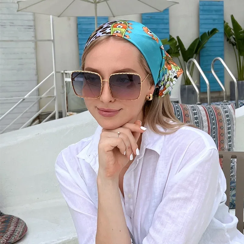 

2024 Retro square sunglasses, female brand designer, large frame sunglasses, female fashion metal frame gradient Oculos De Sol