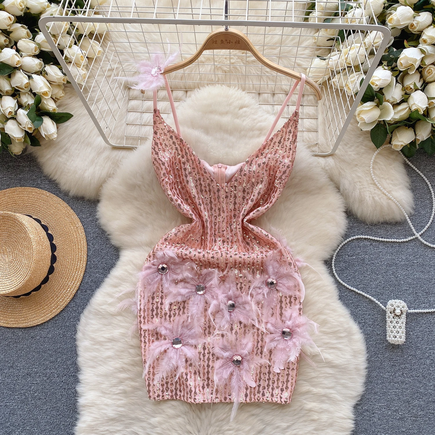 

Elegant Appliques Spaghetti Strap Mini Dress Women Sequined Fur Patchwork Backless Female Sexy Vestidos Chic Dresses Dropship