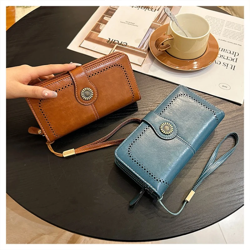 Vintage RFID Anti-Theft Large Capacity Women's Zipper Wallet with Wrist Strap