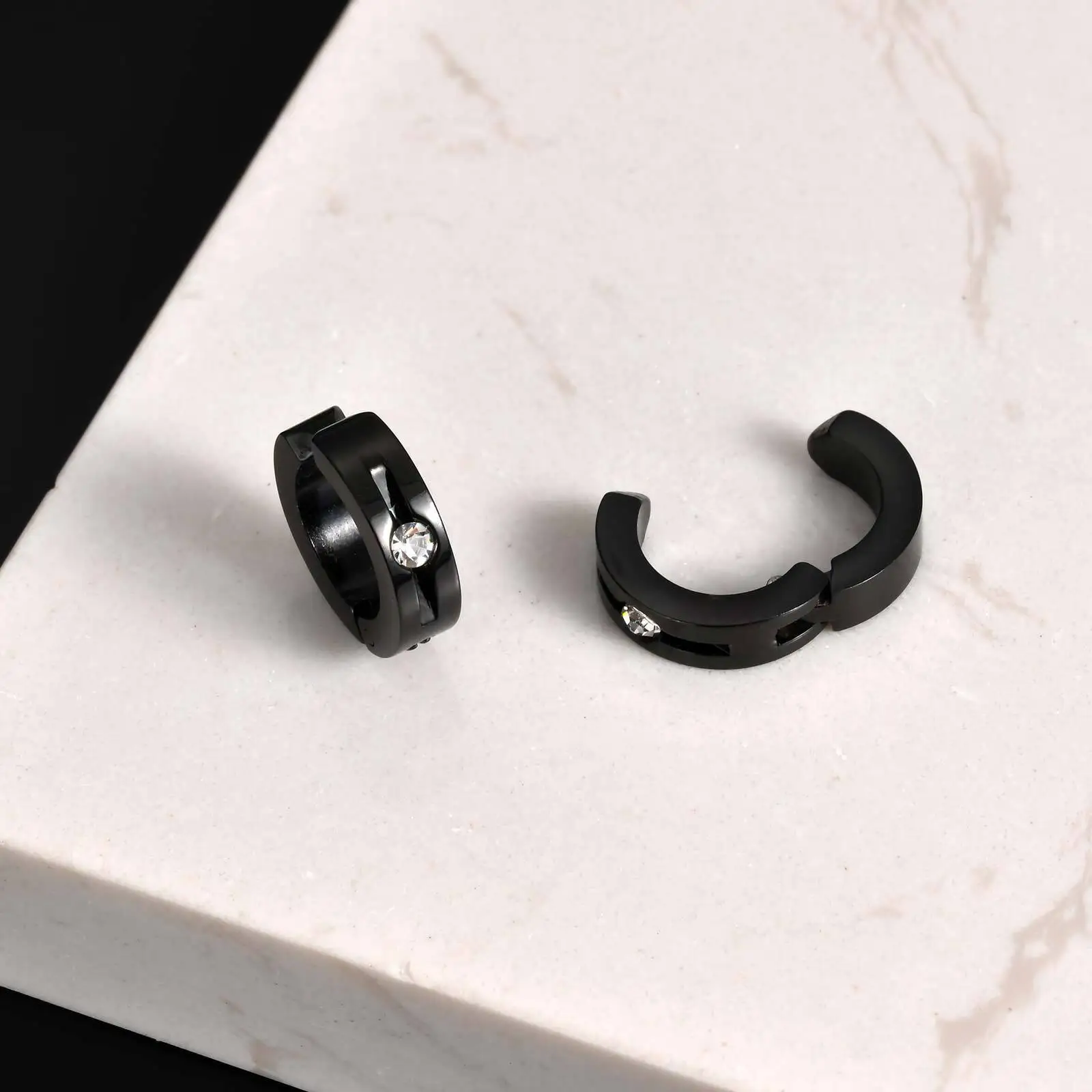 Simple Black Ear Clip for Men Boys,Anti Allergy Stainless Steel Circle Hoop Earring，Non Perforated Ear Jewelry