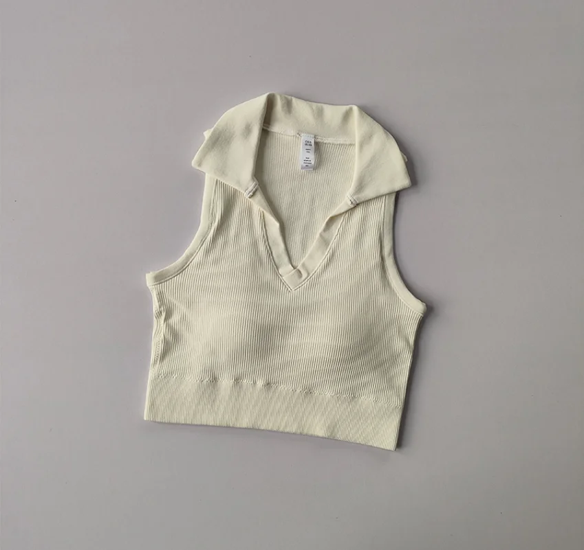 سترة قصيرة مع ملابس داخلية مبطنة وطية صدر السترة ل...