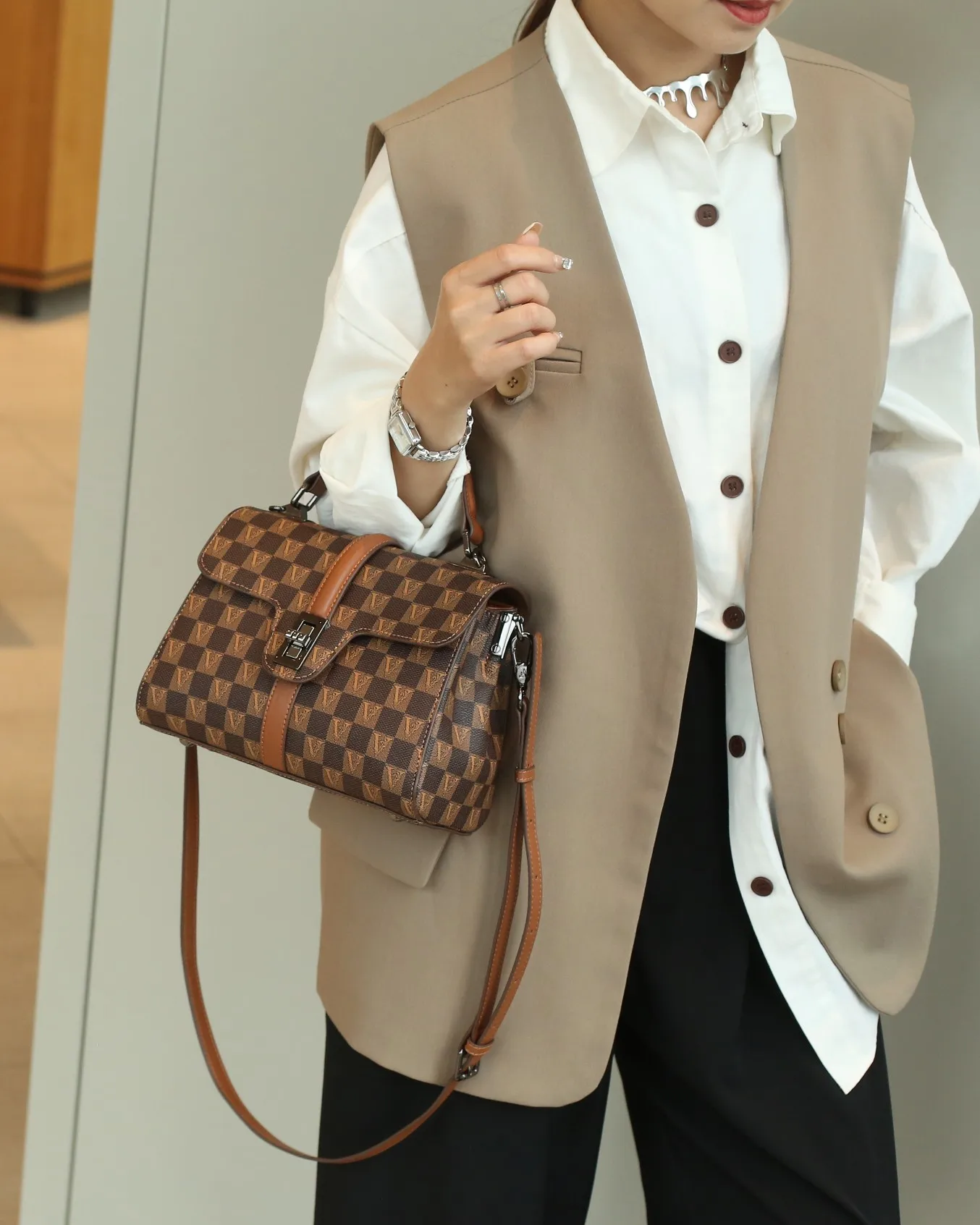 High Quality Crossbody Bag for Women's 2023 New Trendy One Shoulder Portable Large Capacity Fashionable Versatile Mom Bucket Bag