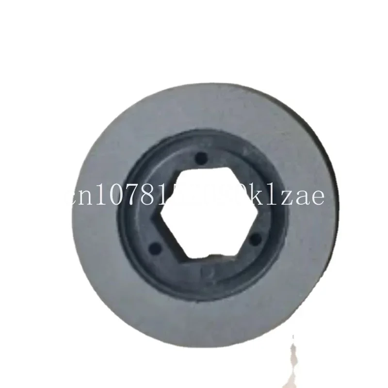 

The inner diameter of 2PCS FDB15 hexagonal brake pads is 45mm