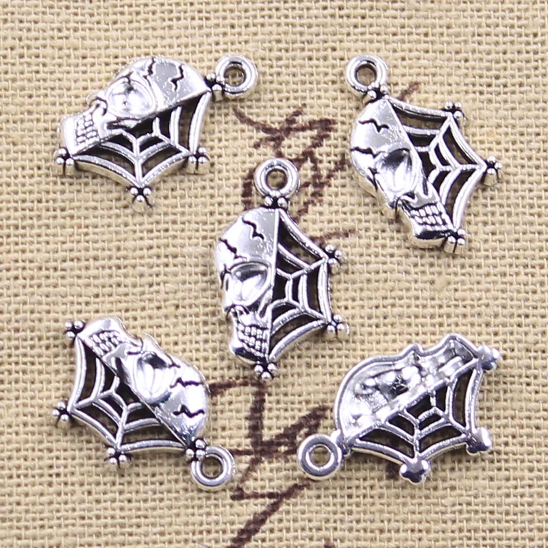 30 stücke Charms Halloween Schädel Skelett Spinne Spinnennetz 19x12mm antike silberne Farbe Anhänger DIY machen handgemachte tibetische Erkenntnisse