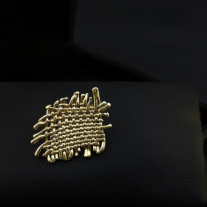 New Chic Vintage Metal Woven Brooch Suit Collar Pin Clothes Accessories High-Grade Exquisite Women's Neckline Jewelry Gifts 1756