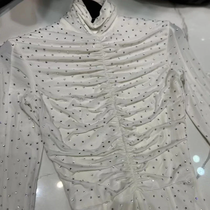 Рисунок 5 - 2024 Черный со стразами на молнии